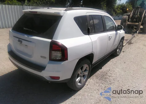 2016 Jeep Compass Latitude z USA, uszkodzony, nr VIN 1C4NJCEA5GD636616